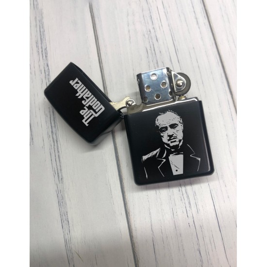 Godfather Benzinli Zippo Çakmak Siyah Ahşap Kutulu Godfather Benzinli Zippo Çakmak Siyah Ahşap Kutulu